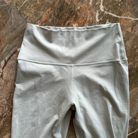 SET ACTIVE DUNE LEGGINGS - NEVER WORN - Picture 2 of 3